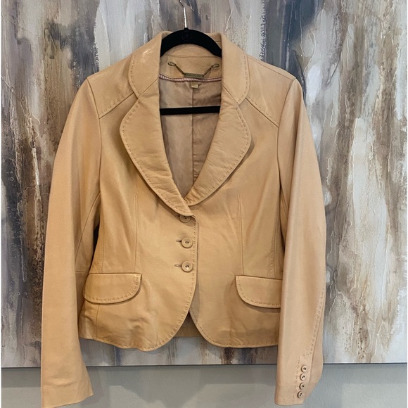 Jackets & Blazers - Gorgeous Wilson's leather cream blazer.